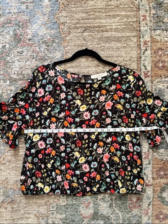 LOFT Black Floral Ruffle-Sleeve Blouse - Picture 5 of 7